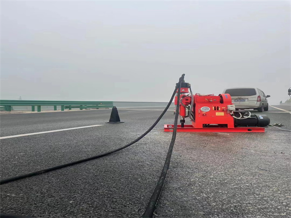 五台马路路基路面开裂下沉注浆加固灌浆